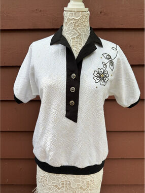 Vintage Textured White and Black Polo Shirt with Floral Embroidery